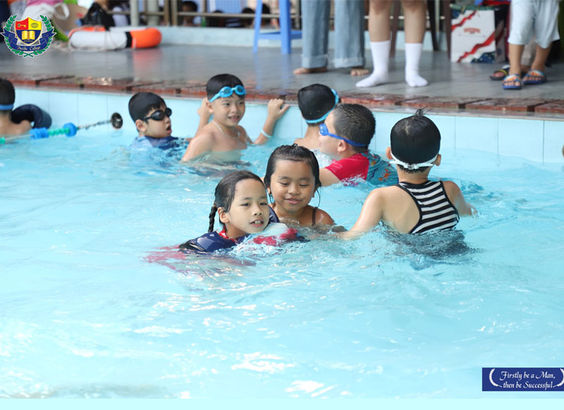 Câu lạc bộ bơi lội tại PIC
