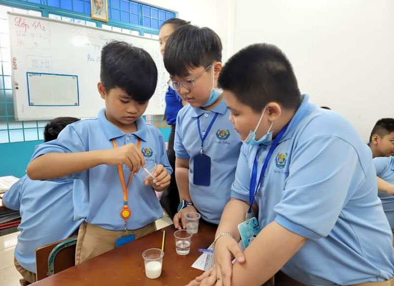 Giờ học Khoa học tự nhiên tại PIC