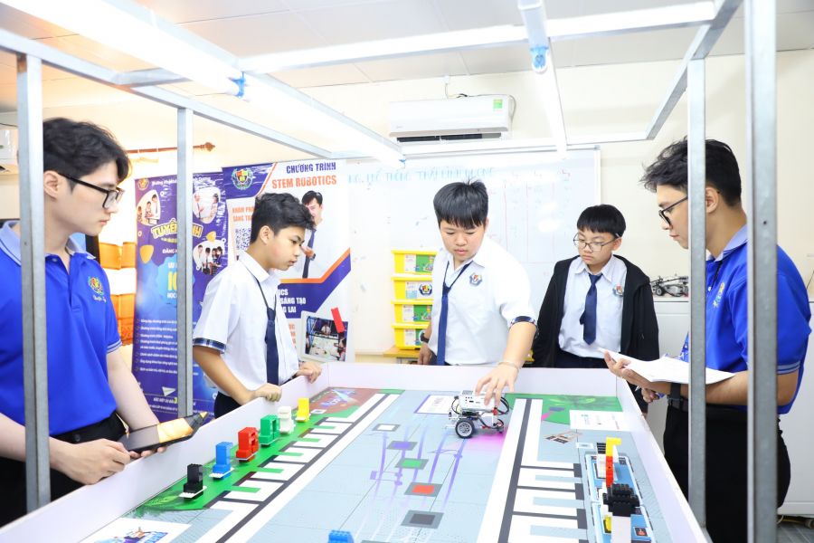 Bùng Nổ Cuộc Thi Stem Robotics – Sân Chơi Công Nghệ Đầy Cảm Hứng