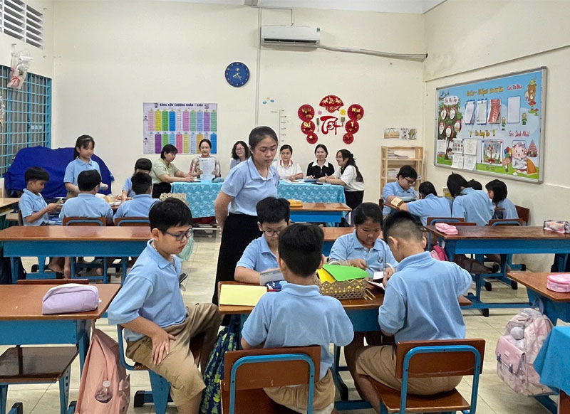 Khơi dậy đam mê khoa học qua hoạt động Stem ở tiểu học